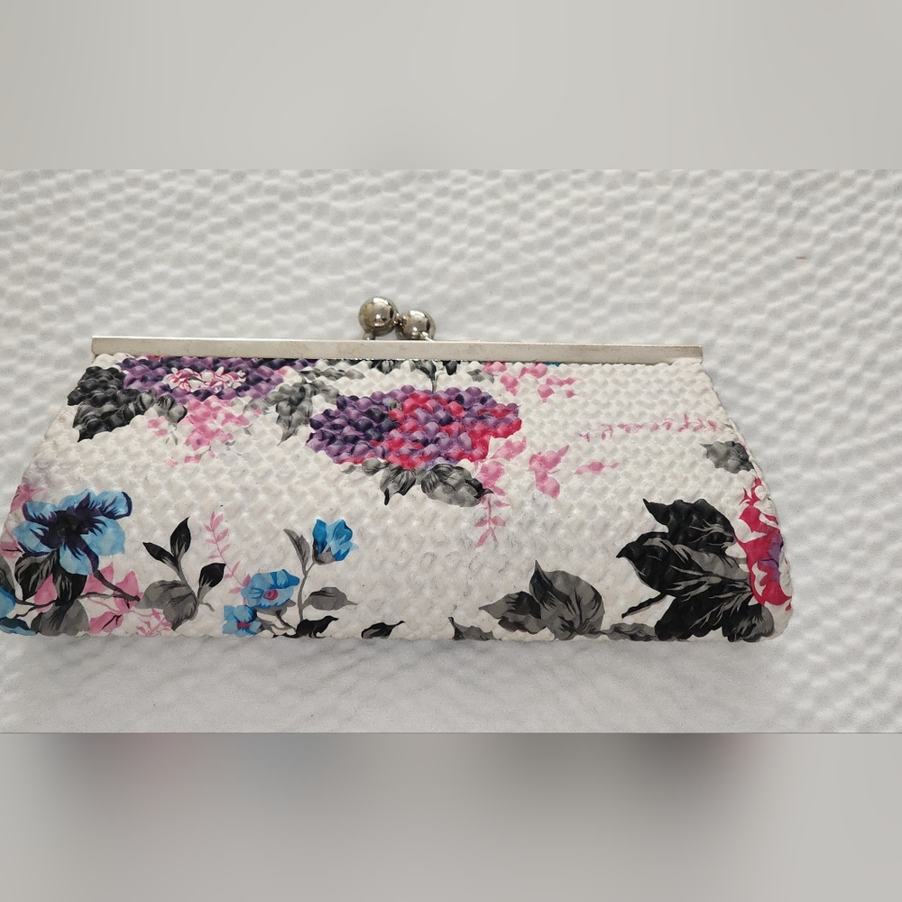 CUTE clutch Summer and Spring design! Floral print